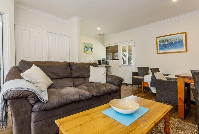 Inn The Tuarts Guest Lodge Busselton Accommodation - Adults Only Exterior photo